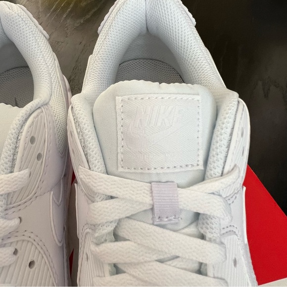✔️NIB✔️ NIKE Air Max 90 Recraft Triple White - Picture 7 of 11